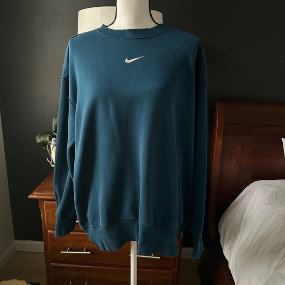 Nike Crew Neck Sweatshirt - SIze M - Picture 2 of 8